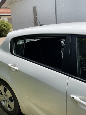 Kia Cerato Hatch 2017 used car part search R/H/R door glass