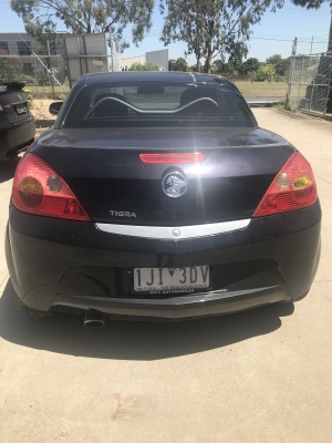 Holden Tigra 2005 Convertible 2005 used car part search Front right side headlight 
Rear right side tail lights
