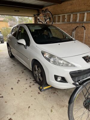 Peugeot 207XT 1.6L Hatch 2011 junk car removal All working except the power steering has failed rendering it beyond economic repair.
Stone guard under front bumper missing.
