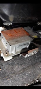 Nissan Pathfinder SUV 1996 used car part search 28556-0W900 Airbag module (lives under center console)